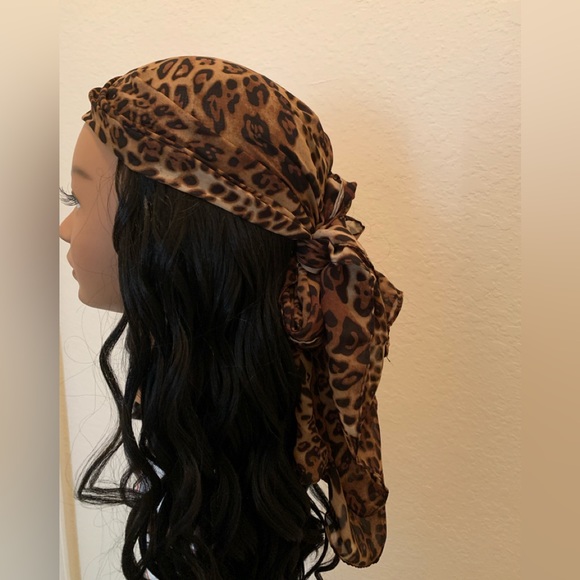 Scarf Wig - Picture 2 of 5